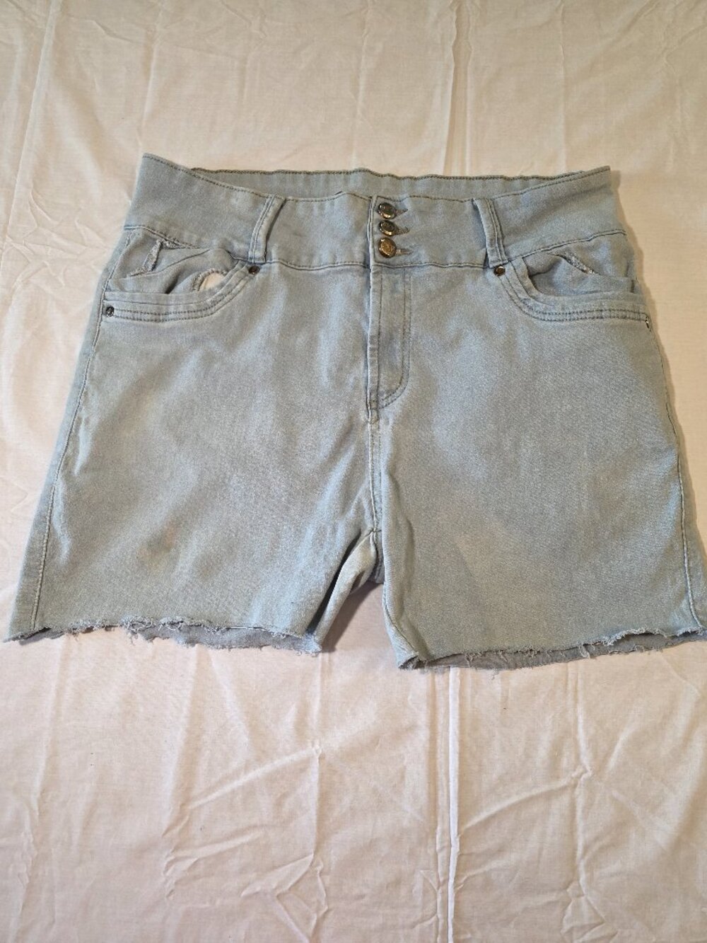 Item is in great condition, with very little use.  Size tag says 24, but actual